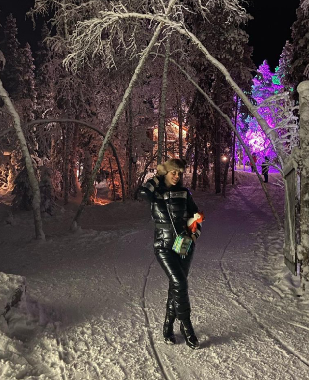 ‘Happiest mum in the world’ – Georgina takes Cristiano Ronaldo’s kids to £1,500-a-night Lapland cabin to see Santa - Bóng Đá