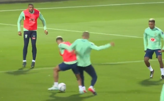 3 khoảnh khắc gây thót tim ở tuyển Brazil - Bóng Đá