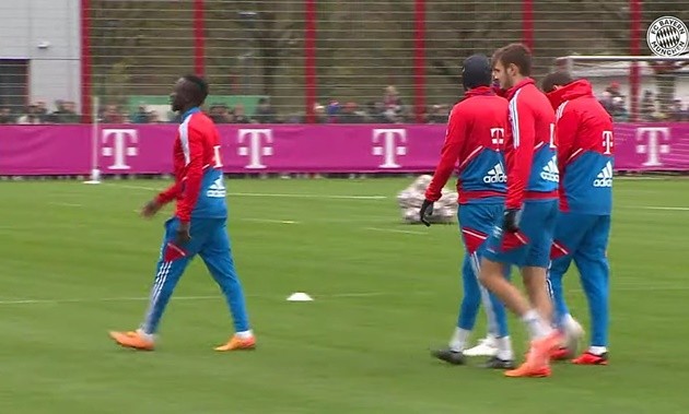 Ảnh Mane trở lại tập luyện - Bóng Đá