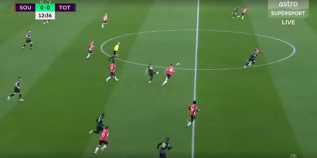 Luke Shaw khóc thét với bậc thầy rê bóng của nước Anh - Bóng Đá