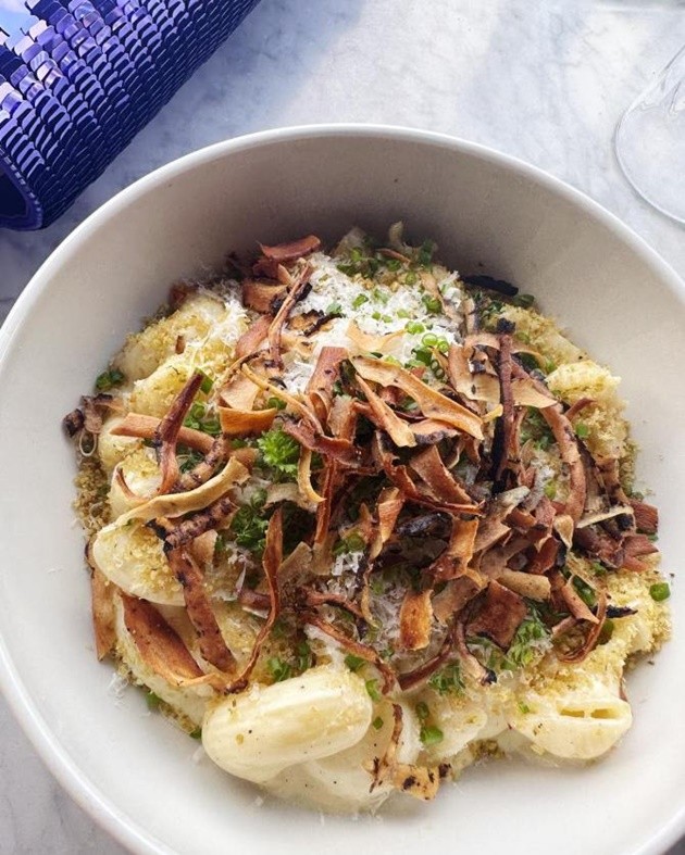 Premier League’s ‘hottest Wag’ puts on busty display in low-cut dress during ‘weekend of love’ - Bóng Đá