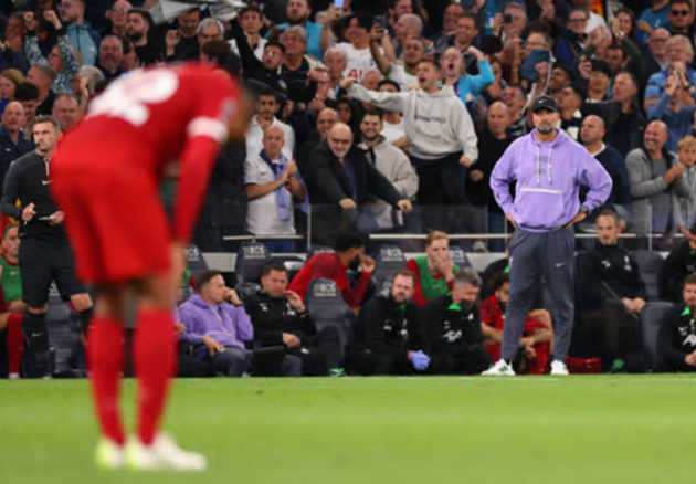 Haaland và bạn gái sánh vai trên thảm đỏ - Bóng Đá