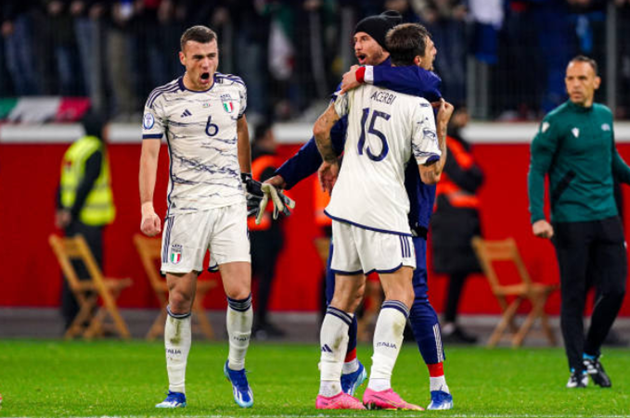 Hàng thủ trứ danh của Italia hồi sinh - Bóng Đá