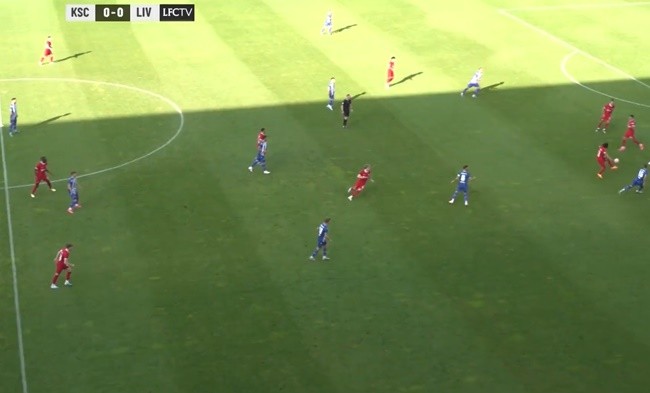 Toàn cảnh pha bóng biến Nunez thành trò hề - Bóng Đá