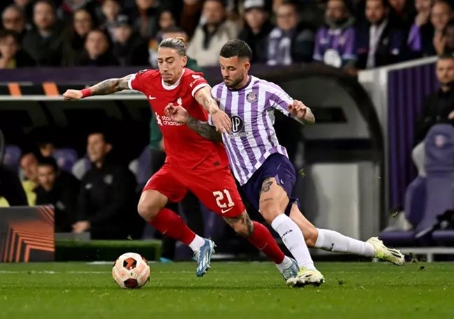 Người hâm mộ Liverpool chỉ trích Tsimikas - Bóng Đá