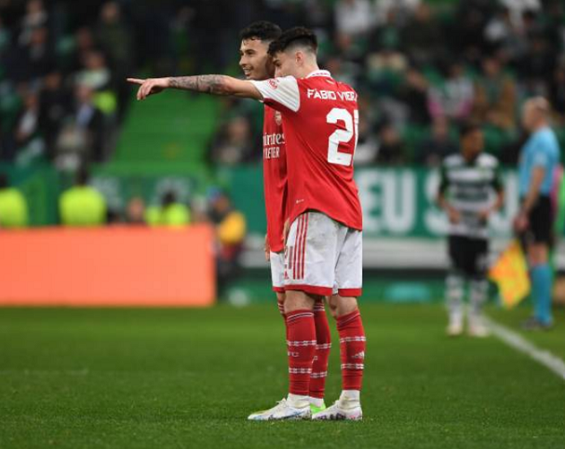 Courtois du hí với người đẹp - Bóng Đá