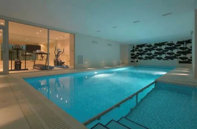 Inside Benjamin Mendy’s £5M isolated mansion as ex-Man City star puts home on market - Bóng Đá
