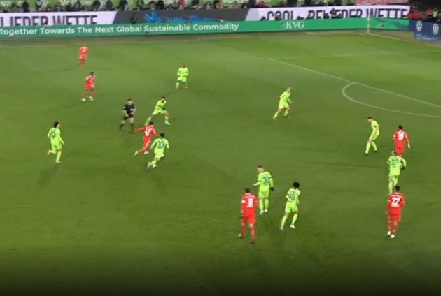 Salah vs Martinez - Bóng Đá