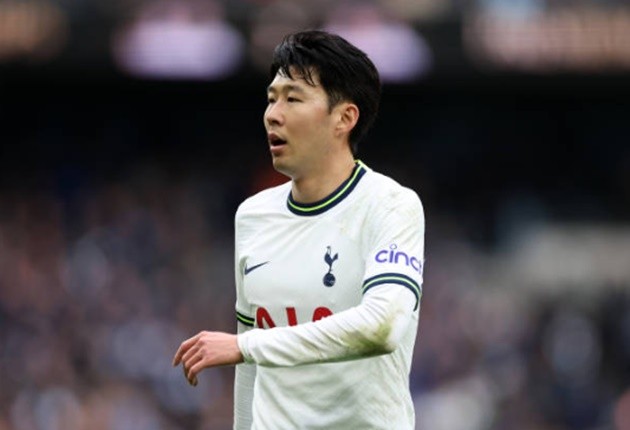 Jordi Alba breaks down in tears - Bóng Đá