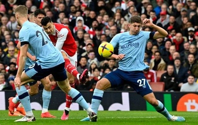 Ivan Toney tập luyện cật lực, chờ ngày tái xuất - Bóng Đá