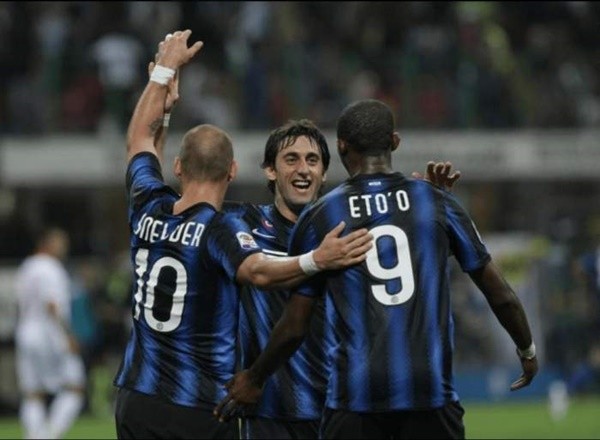 Arnold bị Mitoma và Kvaratskhelia hành hạ - Bóng Đá