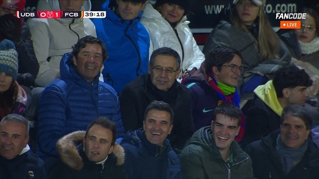 Barcelona fans infuriated by presence of former president Josep Maria Bartomeu at Copa del Rey  - Bóng Đá