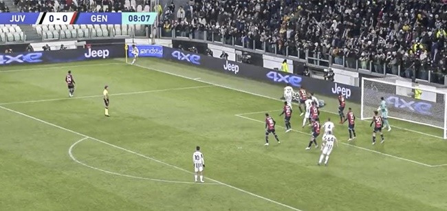 Serie A bùng nổ vì 2 bàn thắng không tưởng từ phạt góc - Bóng Đá