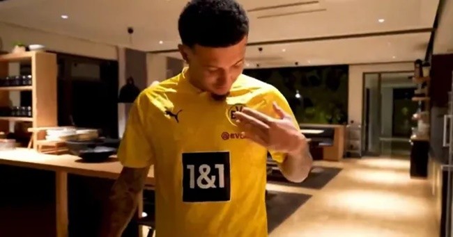 Nụ cười trở lại nơi Jadon Sancho - Bóng Đá