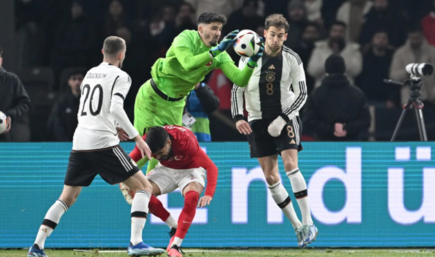 Alejandro Garnacho reacts to Altay Bayindir performance as Turkey beat Germany - Bóng Đá