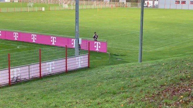 Footballers, pundits, and fans take to social media to support Dele Alli - Bóng Đá