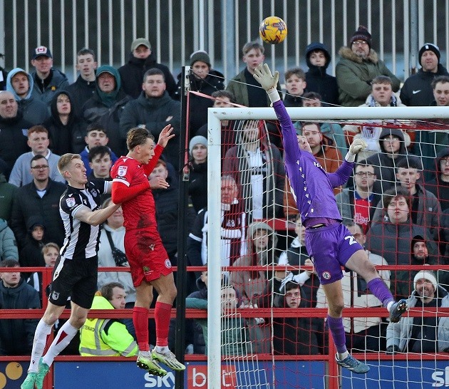 Sir Alex Ferguson ở xứ sở mộng mơ sau khi bỏ túi 275.000 bảng  - Bóng Đá