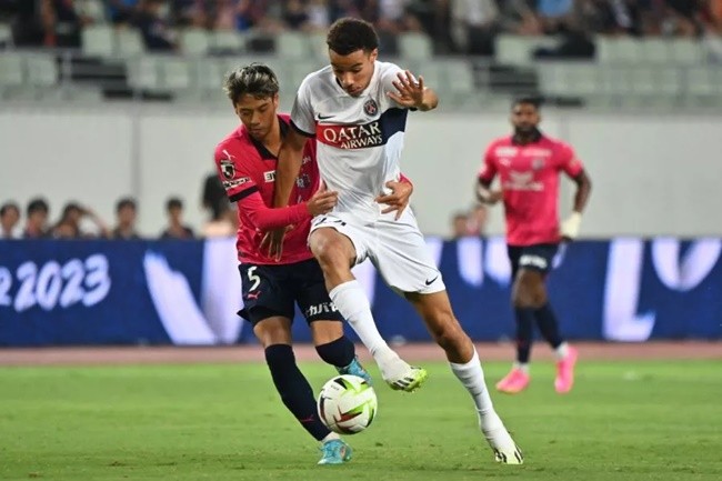 Newcastle considering Hugo Ekitike on loan but PSG want January sale - Bóng Đá