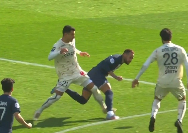 Clichy lập siêu phẩm - Bóng Đá