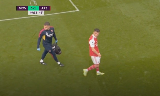 10 khoảnh khắc gây tranh cãi nhất trong lịch sử Premier League - Bóng Đá