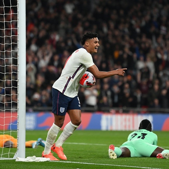 5 bàn + 5 kiến tạo, Premier League ngả mũ trước sát thủ toàn diện  - Bóng Đá