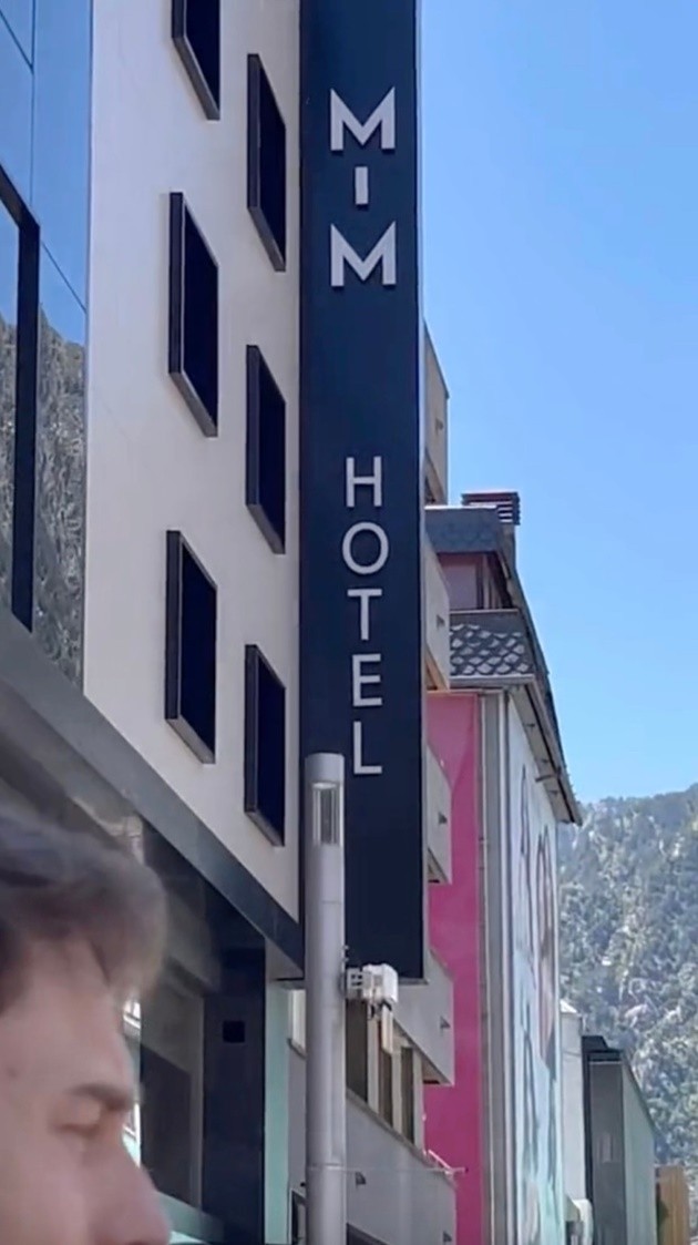 Inside Messi’s new Salt Bae-style restaurant as diners slam eye-watering prices with £40 pasta & £30 chocolate football - Bóng Đá