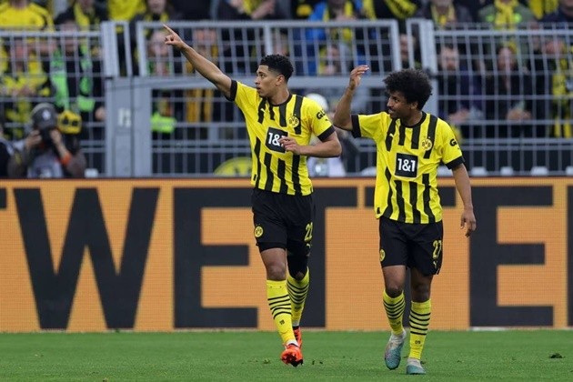 Vui quá trớn, Bellingham tặng đồng đội liên hoàn tát - Bóng Đá