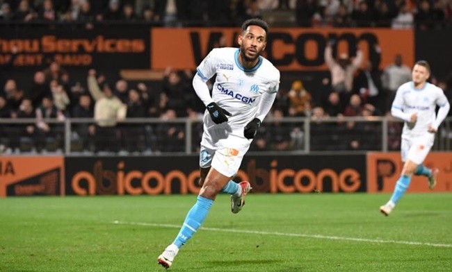 Ngả mũ trước Aubameyang - Bóng Đá