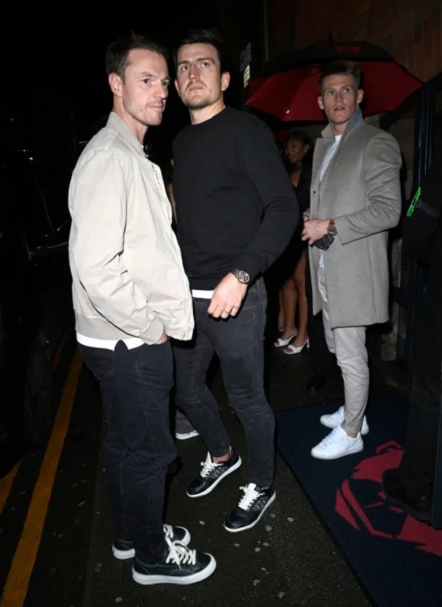 Man Utd stars enjoy trip to swanky celeb hotspot where seafood platter costs £1,000, but Rashford wisely stays away - Bóng Đá
