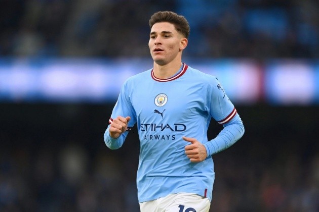 Pep luôn khao khát kiểm soát bóng nhưng điều đó đang thiếu ở Man City - Bóng Đá