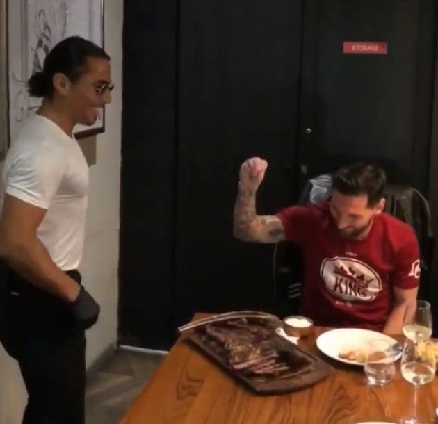 Inside Messi’s new Salt Bae-style restaurant as diners slam eye-watering prices with £40 pasta & £30 chocolate football - Bóng Đá