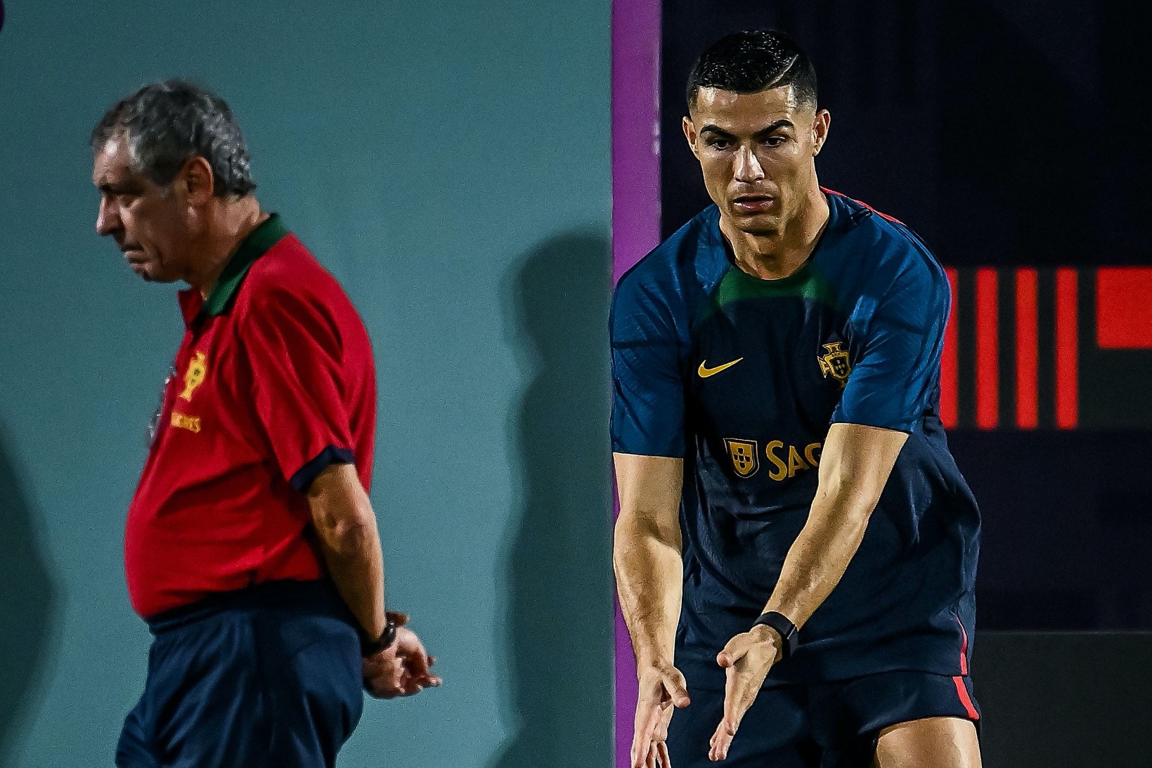 Thái độ của Ronaldo trên sân tập sau động thái đầu tiên từ M.U - Bóng Đá