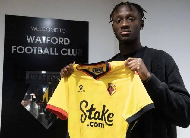 Ismael Koné with his Watford shirt after deal completed and signed today, here we go confirmed.  - Bóng Đá