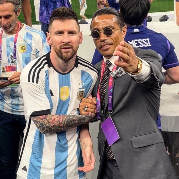 Inside Messi’s new Salt Bae-style restaurant as diners slam eye-watering prices with £40 pasta & £30 chocolate football - Bóng Đá