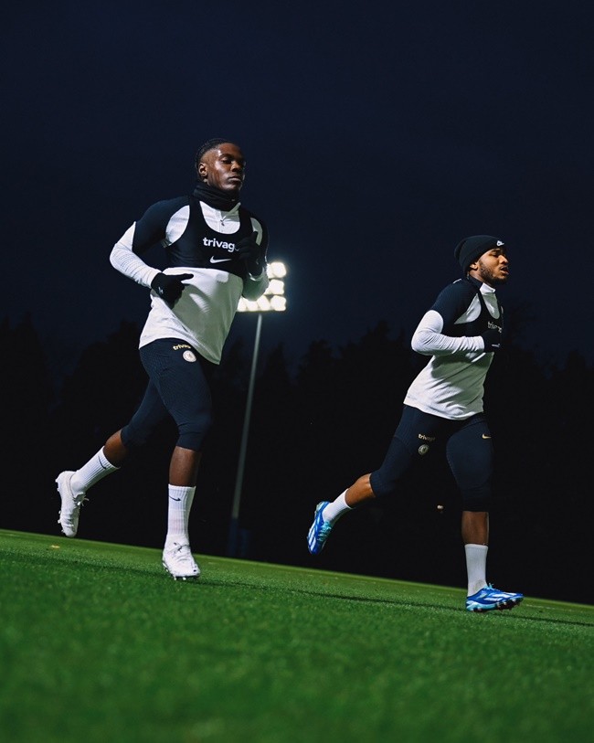 Chelsea tập - Bóng Đá