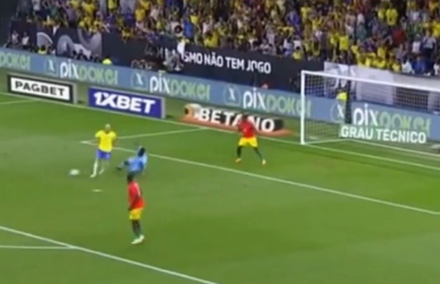 Sự bùng nổ bất ngờ mang cho Arteta cơn đau đầu - Bóng Đá