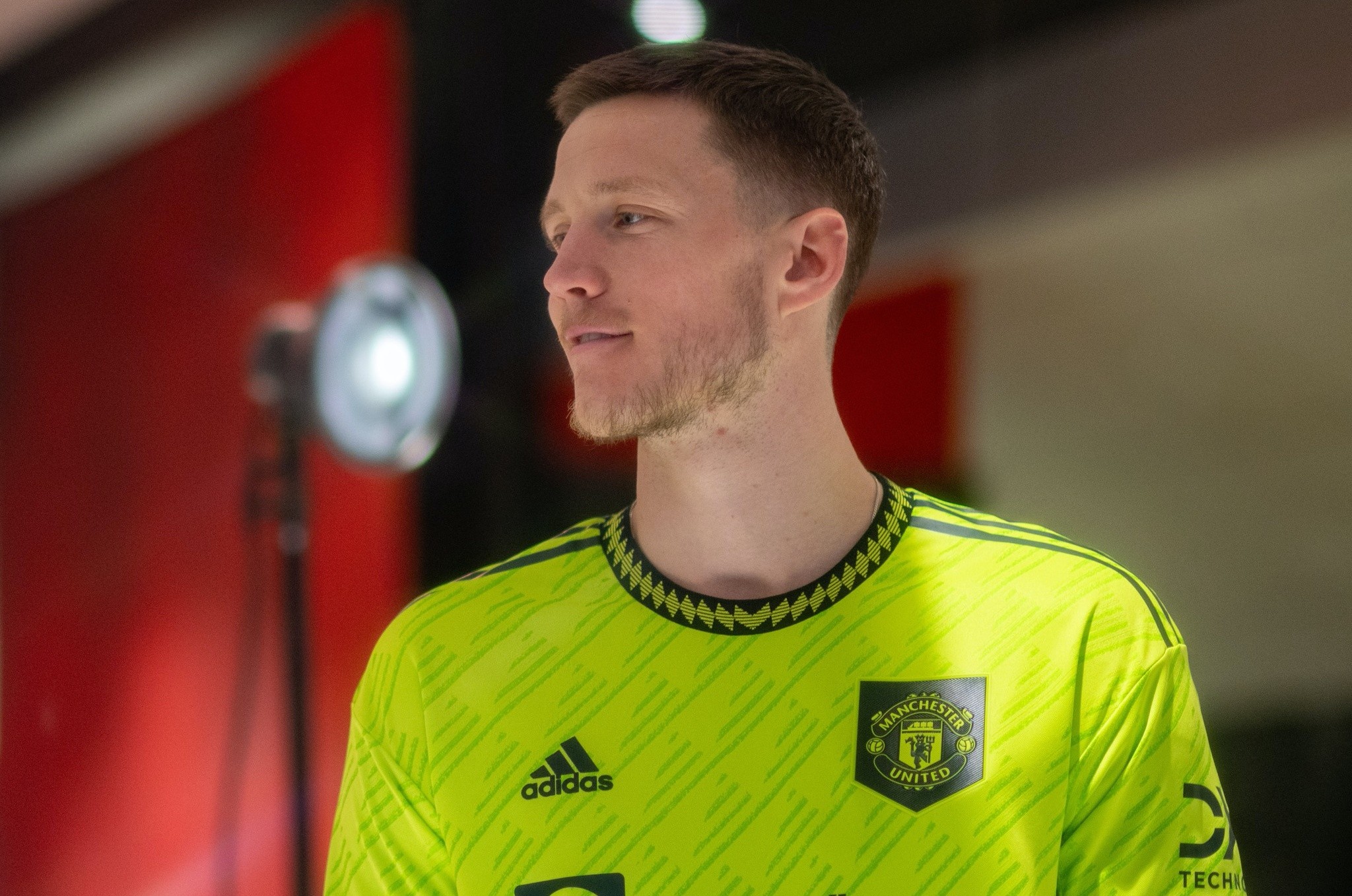 Lần đầu của Wout Weghorst tại Old Trafford - Bóng Đá