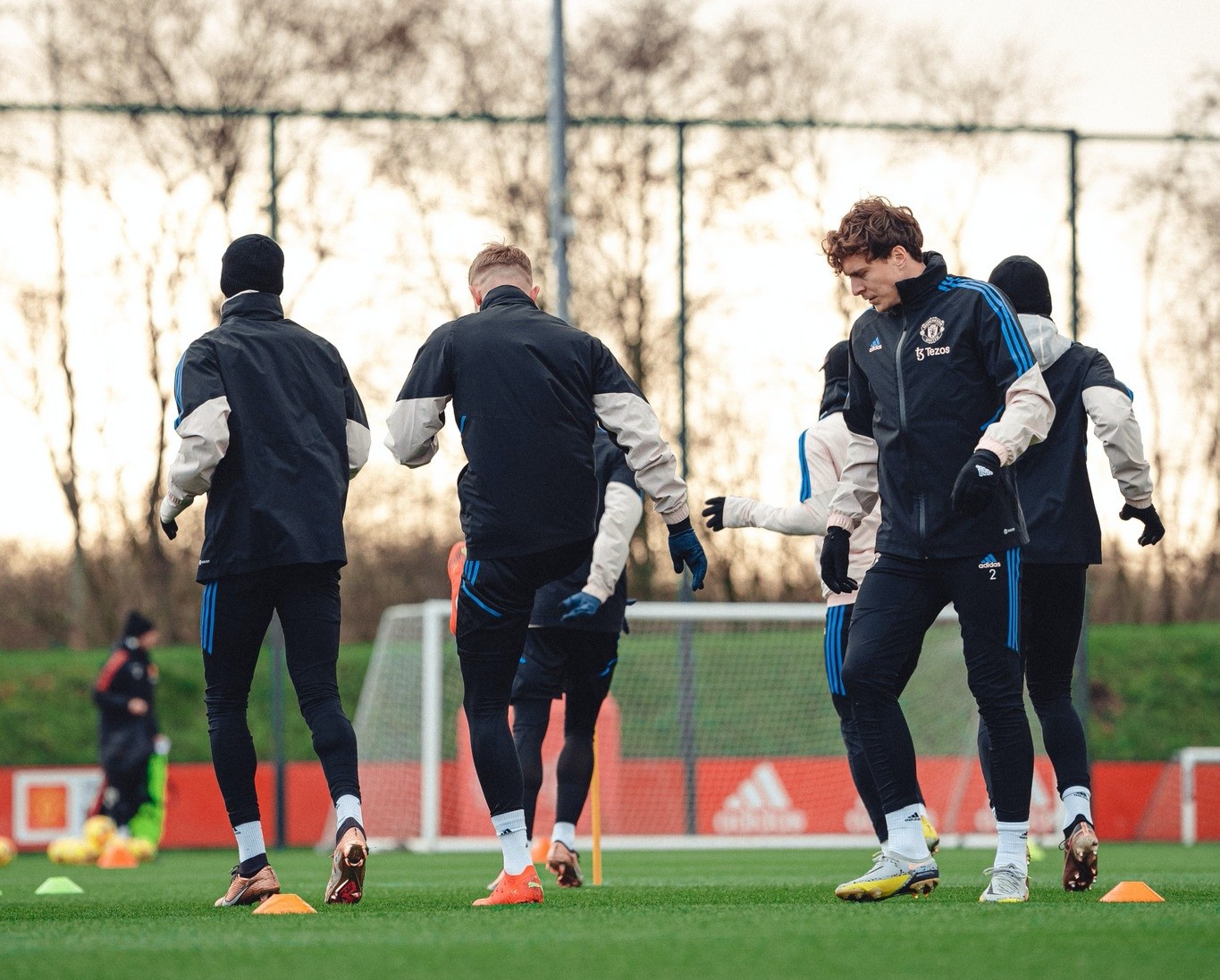 Tân binh M.U xuất hiện trong buổi tập trước đại chiến Man City - Bóng Đá
