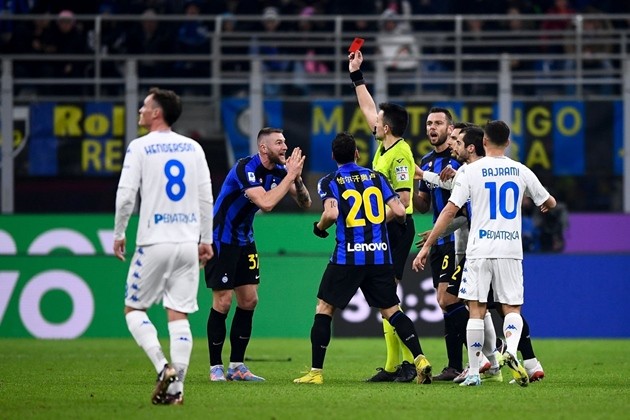 Milan Skriniar: Sự sụp đổ của một hình tượng - Bóng Đá