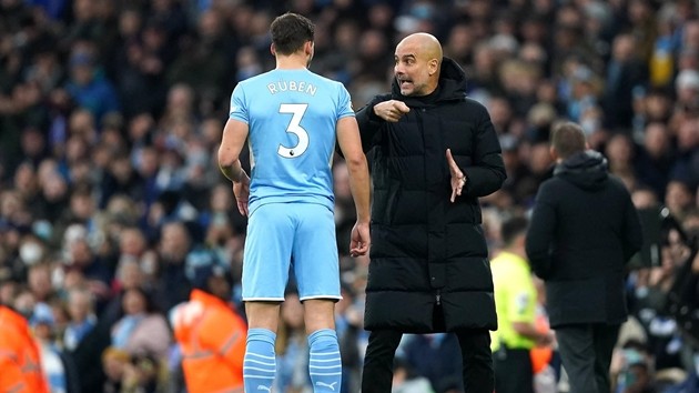 Pep Guardiola vẫn hài lòng dù Manchester City phòng ngự tệ hại - Bóng Đá