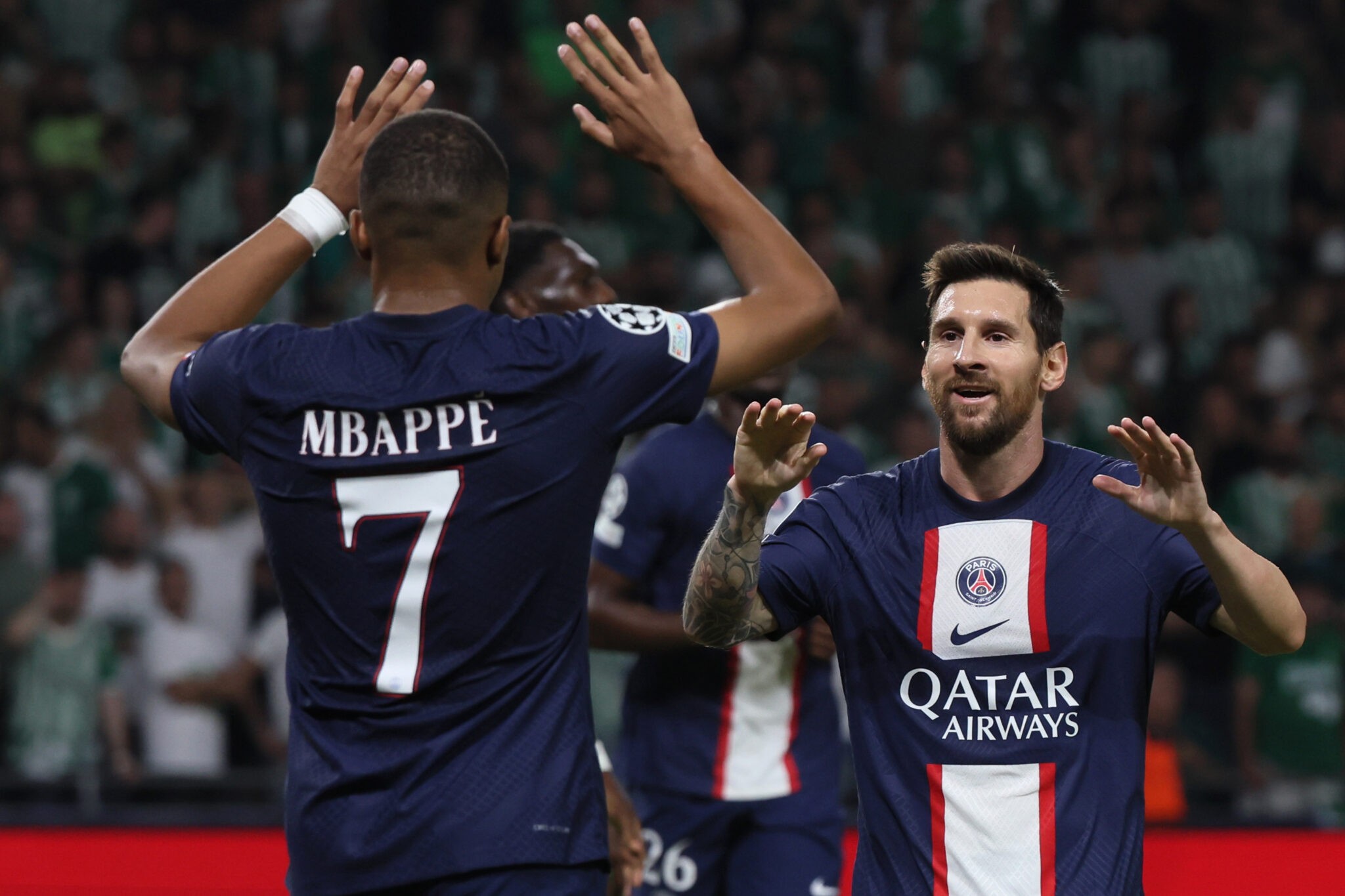Lionel Messi considering PSG exit and shock move? - Bóng Đá