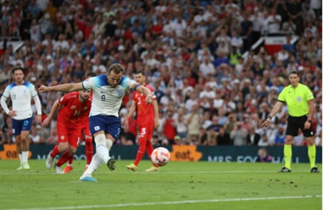 Mở tiệc 7 bàn, tuyển Anh chễm chệ ngôi đầu - Bóng Đá