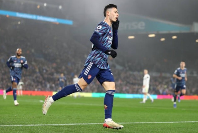 Arsenal bị cấm ăn mừng, Saka biểu diễn ma thuật - Bóng Đá