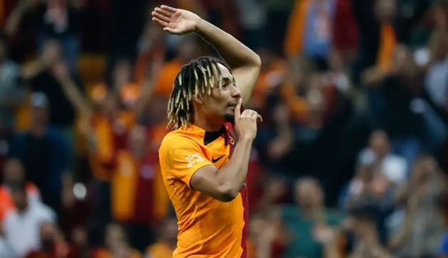 Arsenal interested in signing right back from Galatasaray - Bóng Đá