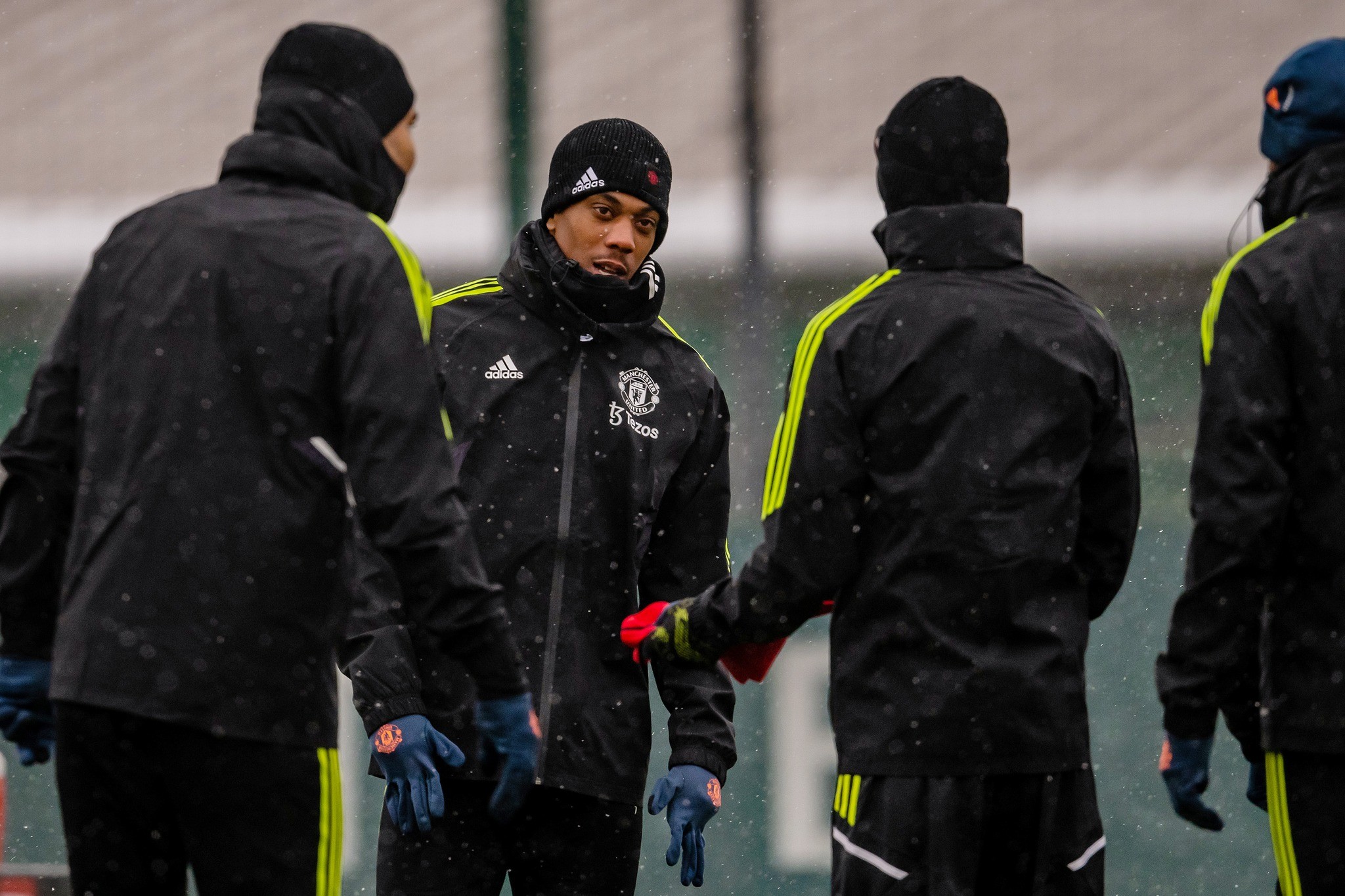 Cơn ác mộng số 9 trở lại, sân tập Man Utd yên ắng lạ thường - Bóng Đá