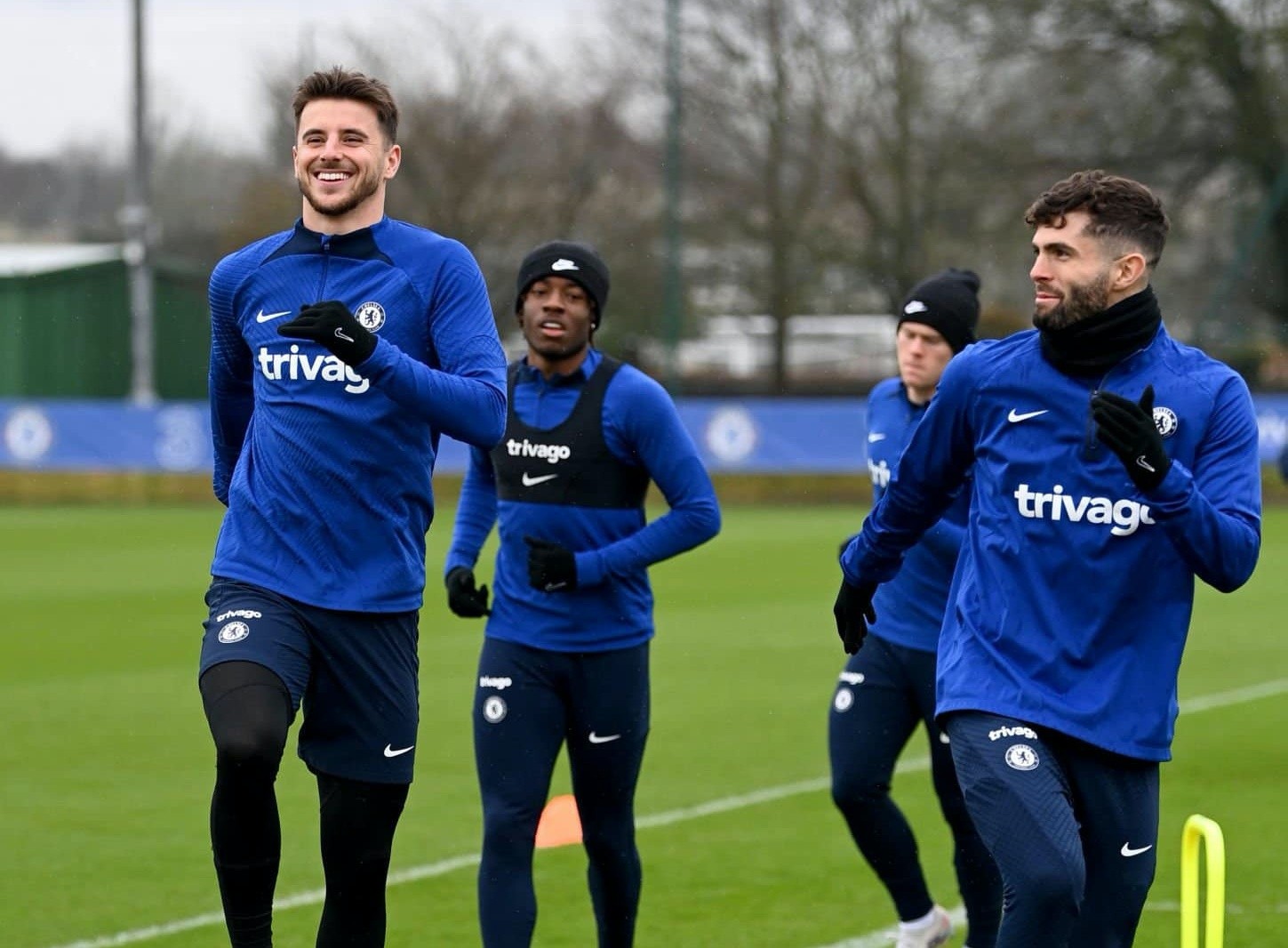 Không còn nhận ra Mount, sân tập Chelsea rộn ràng trở lại - Bóng Đá
