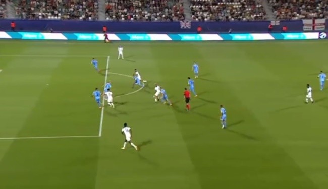 Sự bùng nổ bất ngờ mang cho Arteta cơn đau đầu - Bóng Đá