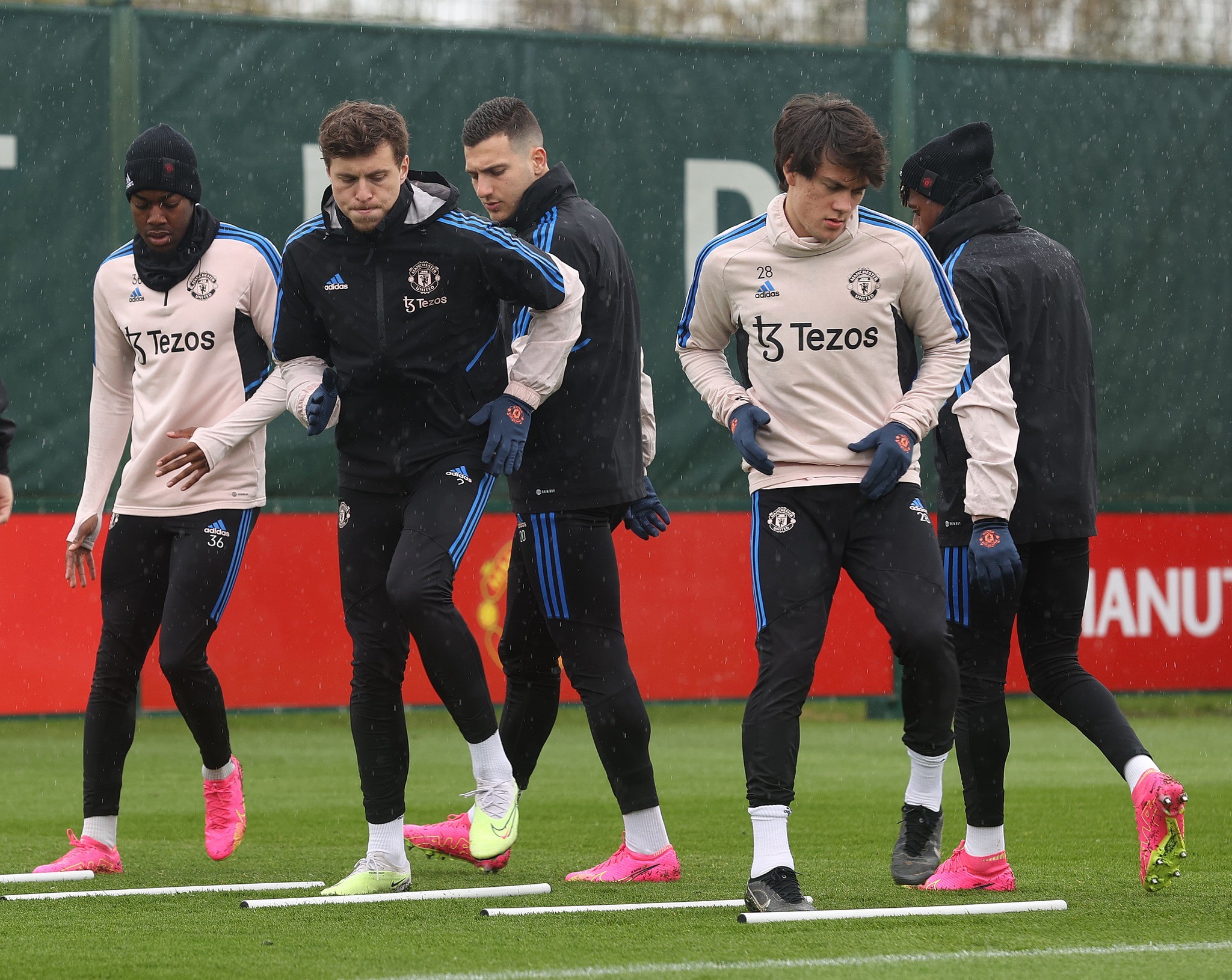 Buổi tập vắng loạt trụ cột của Man Utd - Bóng Đá