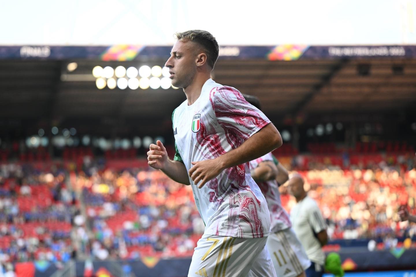 Inter xác định mục tiêu thay Brozovic - Bóng Đá