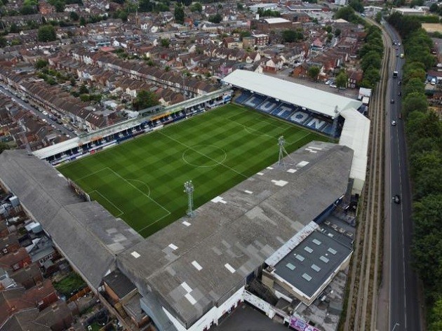 BOG STANDARD Toilet roof at Premier League stadium collapses leaving gaping hole and smashed plaster all over floor - Bóng Đá